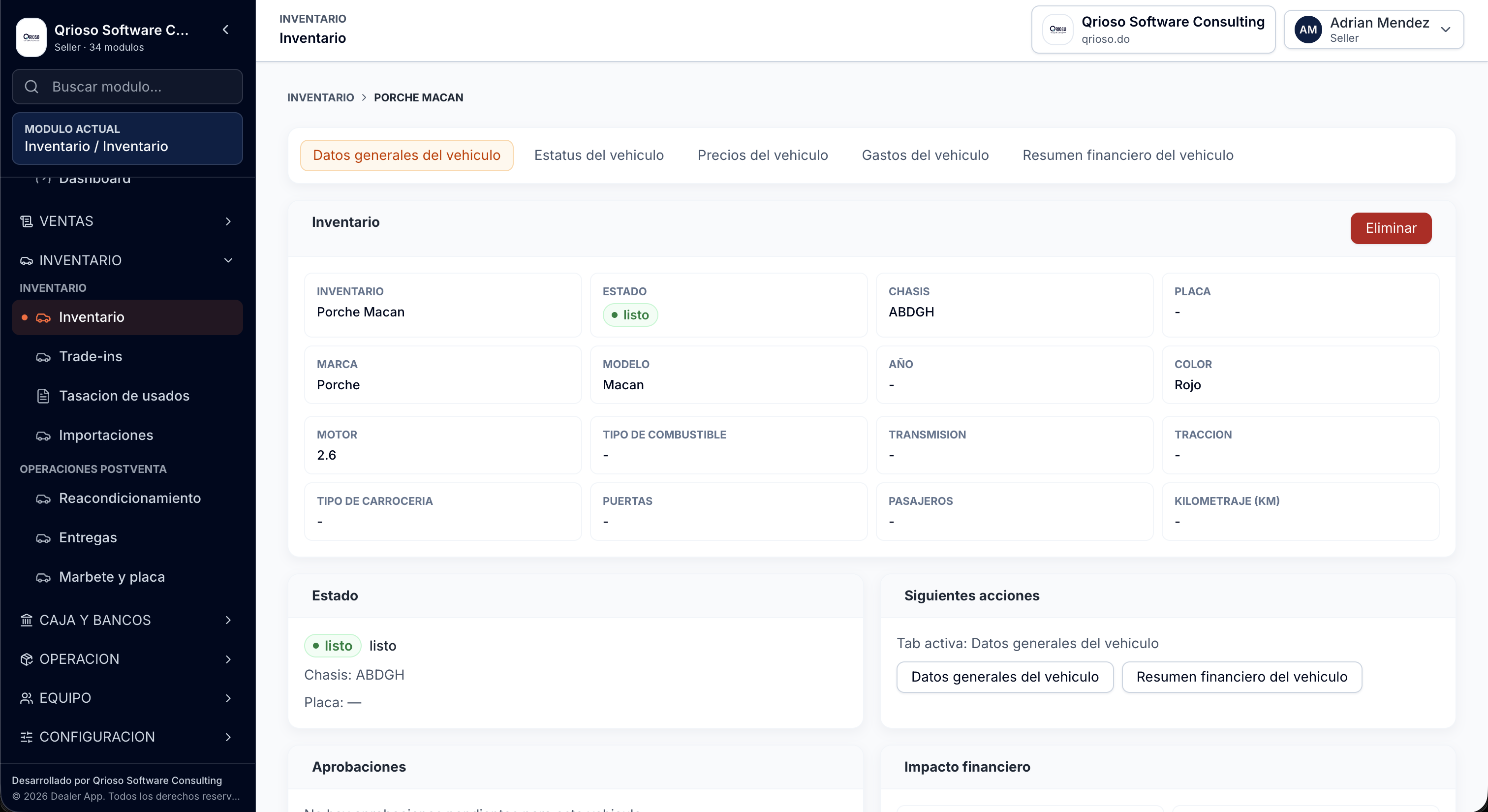 Detalle de vehículo Porsche Macan en DealerApp con datos generales y estado.